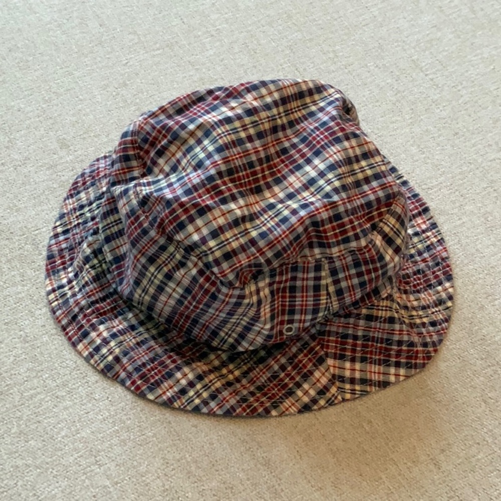 Bucket hat